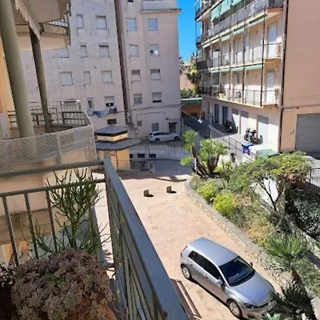 Centrale Vicino Spiagge E Ciclabile + Box-auto !